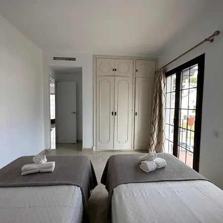 Aldea Blanca Elegant Penthouse In Puerto Banus Appartamento